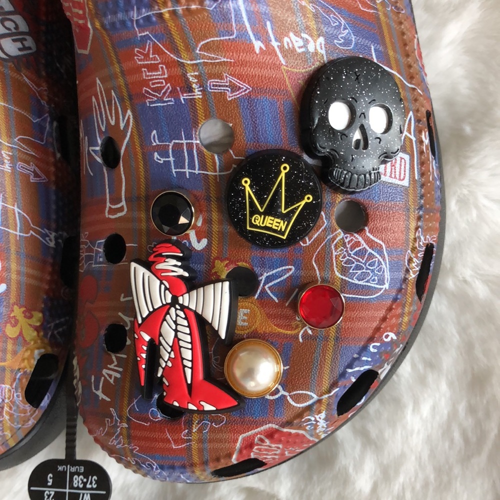 Disney 101 Dalmatians Cruella de Vil Platform Crocs Limited Edition NWT - Picture 11 of 12